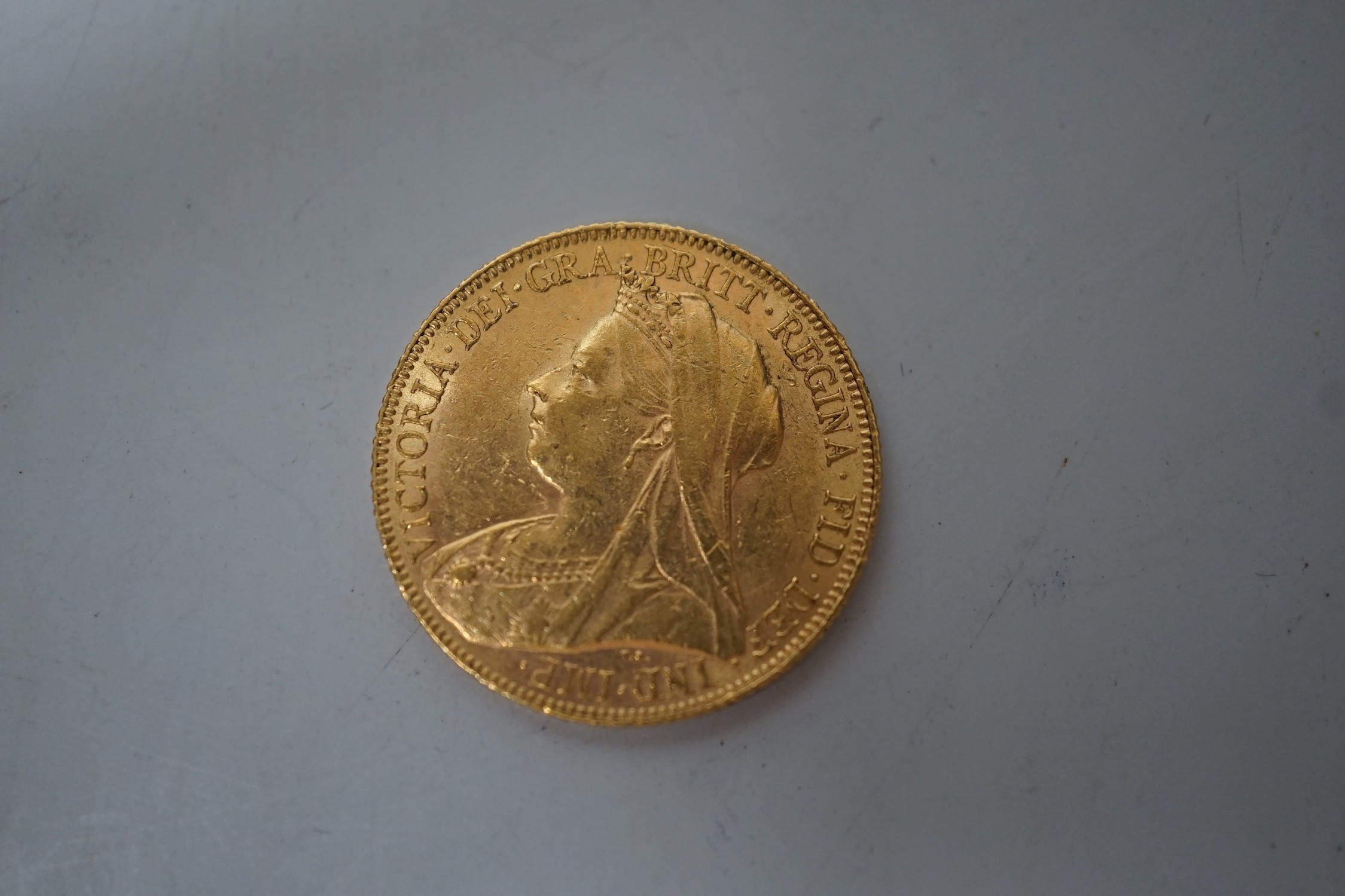 A Victoria gold sovereign 1900
